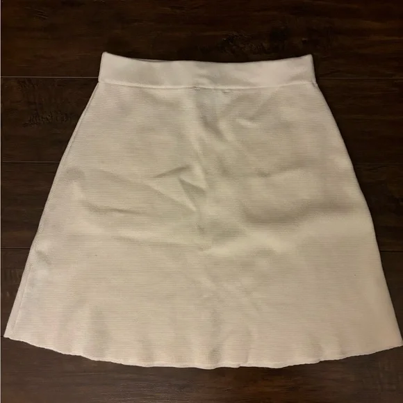 ZARA cream knit mini skirt with pockets - Picture 3 of 3